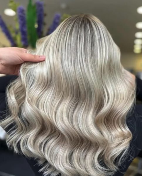 Chantilly Blonde: Seung Ki Baek transitional blondes